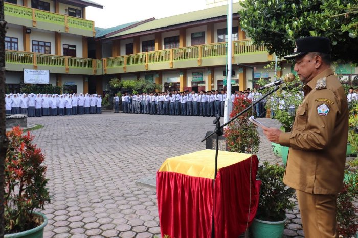 Menjadi Inspektur Upacara SMKN 1 Takengon, Pj. Bupati Aceh Tengah Ajak Generasi Muda Jauhi Narkoba dan Menjadi Pemilih Pemula yg Bijak