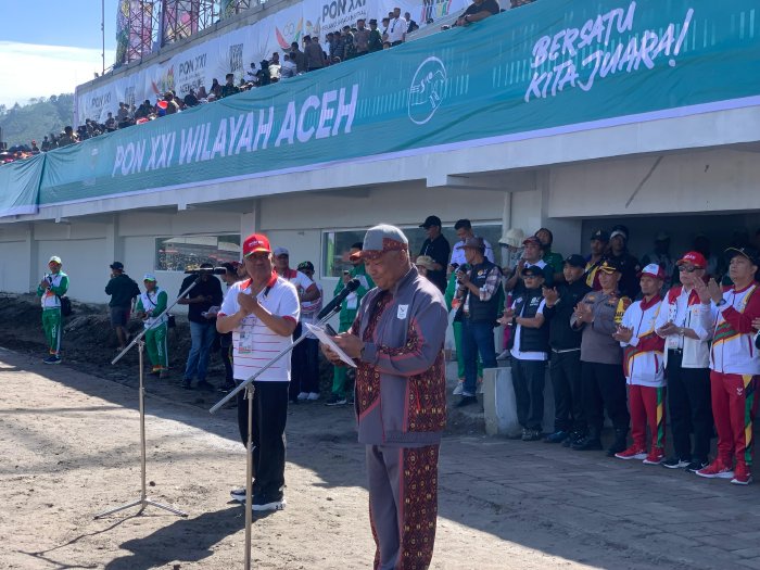 Ratusan Ribu Pengunjung Memenuhi Pembukaan Cabang Olahraga Pacuan Kuda PON XXI Aceh Sumut 2024 di Aceh Tengah